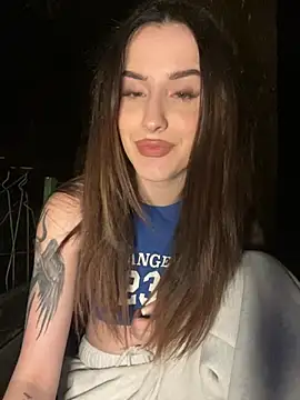 AriaAdda's Live XXX Chat