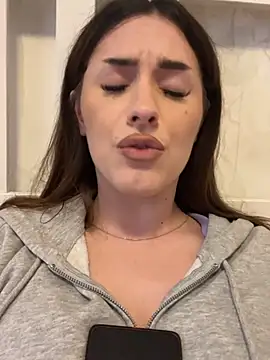 AriaAdda's Live XXX Chat