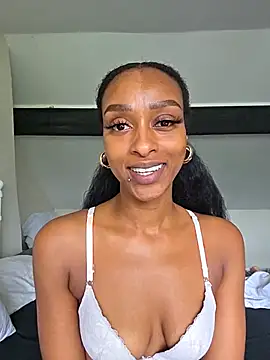 Hazel_Dollxx Show in webcam