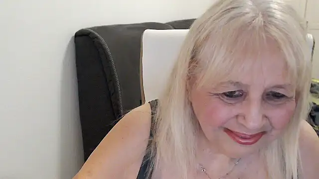 SusiLifeXXX live XXX chat