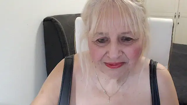 Chat +18 de SusiLifeXXX ao vivo