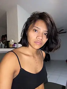 Chat XXX en directo de Mia-miauuuuu