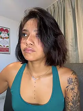 Mia-miauuuuu's Live XXX Chat