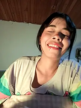 Dolli_virginpussy's Live XXX Chat