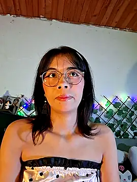 Chat XXX en directo de Dolli_virginpussy