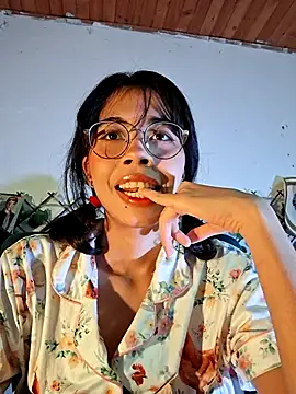 Dolli_virginpussyのライブXXXチャット