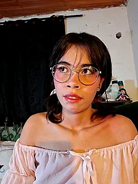 แชท XXX สดของ Dolli_virginpussy