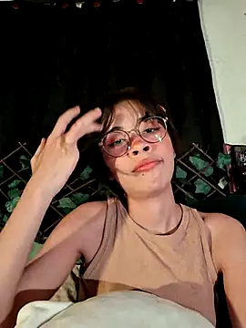 Dolli_virginpussy Adlı Modelin Canlı Sohbet Odası