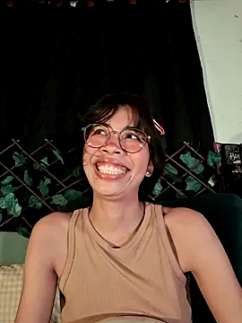 Dolli_virginpussy's Live Chat Room