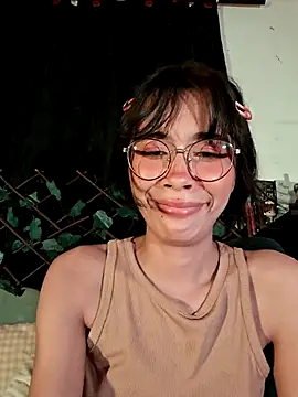 Dolli_virginpussy Adlı Modelin Canlı XXX Sohbeti