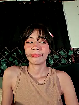 Dolli_virginpussy – Naživo chatovacia miestnosť