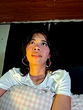 دردشة Dolli_virginpussy الجنسية المباشرة