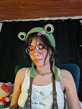 Show modela Dolli_virginpussy na web-kameri