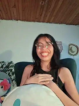Sweetiedolly011 Adlı Modelin Canlı XXX Sohbeti