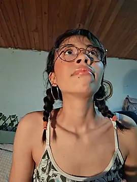 دردشة Sweetiedolly011 الجنسية المباشرة