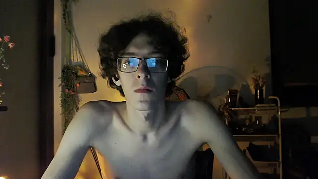 LovesomeCookie Show in webcam
