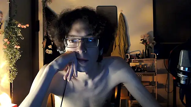 LovesomeCookie Show in webcam