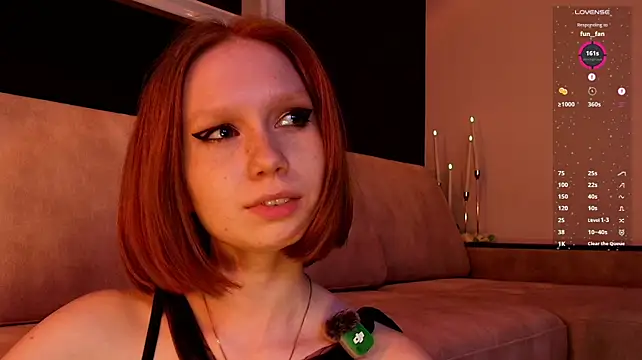 Chat +18 de FoxyMira ao vivo