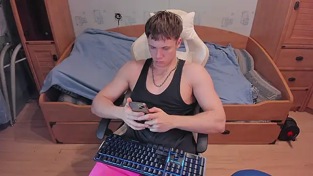 Dexter_Bennett Show in webcam