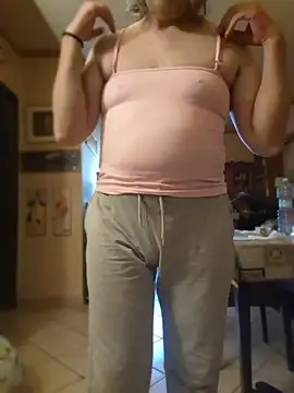 baby_lo: διαδικτυακό σόου στην κάμερα