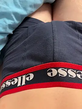 Pokazy przed kamerką – sexyman04
