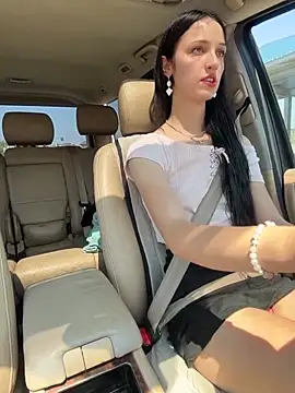 DollyTall Show in webcam