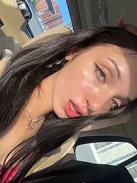 DollyTall Pertunjukan Webcam