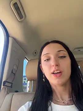 DollyTall webcam show