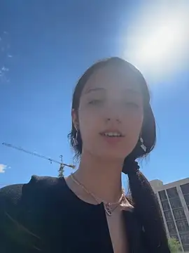 DollyTall Show in webcam