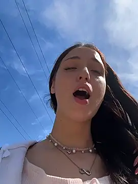 DollyTall Webcam show