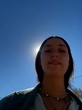 DollyTall Pertunjukan Webcam