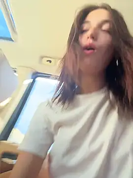 הופעת וובקאם של DollyTall