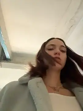 DollyTall Show in webcam