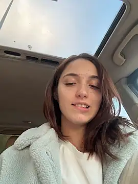 הופעת וובקאם של DollyTall