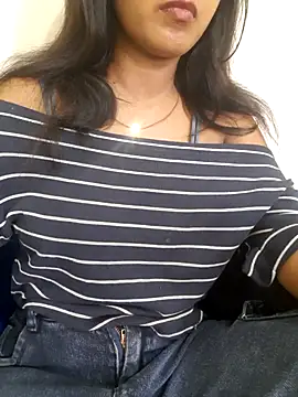 Navya6879's Live XXX Chat