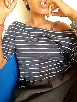 Navya6879's Live XXX Chat