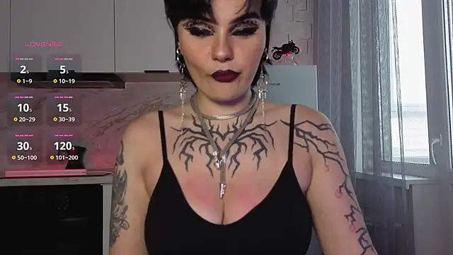 IntrigueYourDay's Live XXX Chat