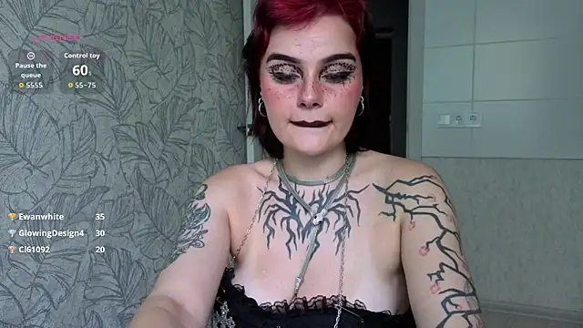 IntrigueYourDay's Live XXX Chat