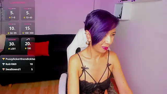 Trinityy__ élő XXX-chatje