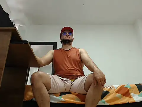 cloudsxxx Show in webcam
