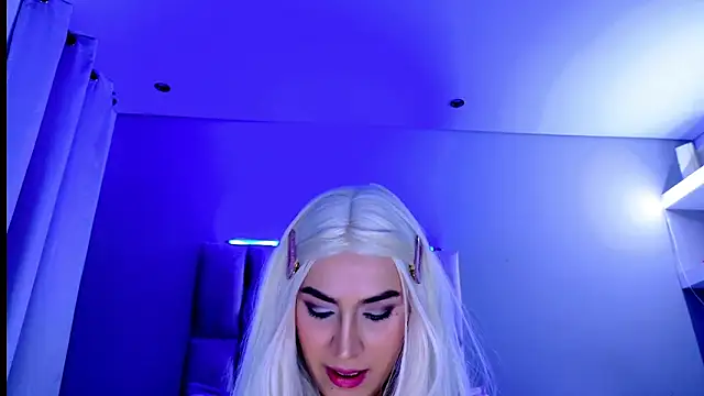 InnoocentLunaa's Webcam Show