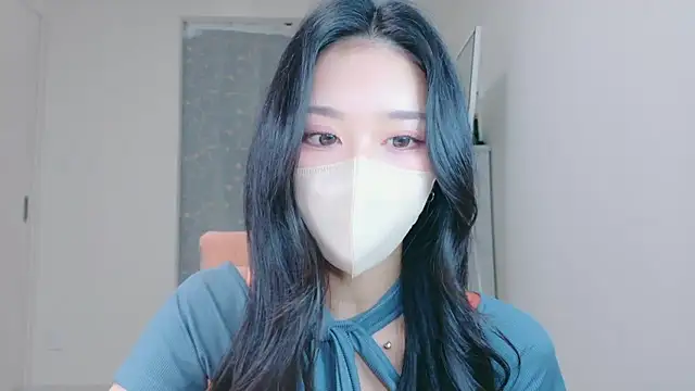 XXX chat uživo modela ramuchan_desu