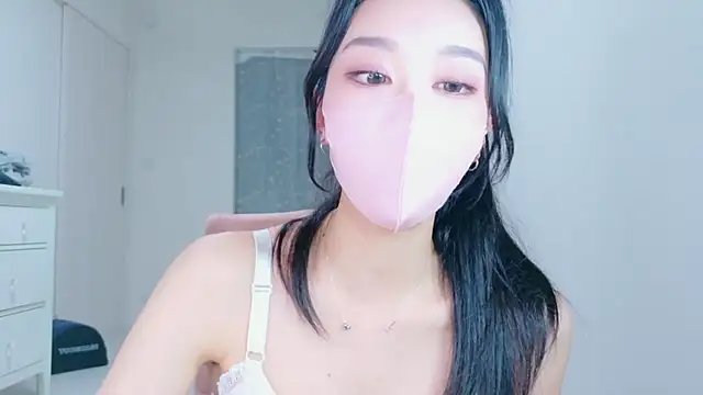 XXX chat uživo modela ramuchan_desu
