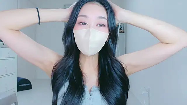 XXX chat uživo modela ramuchan_desu