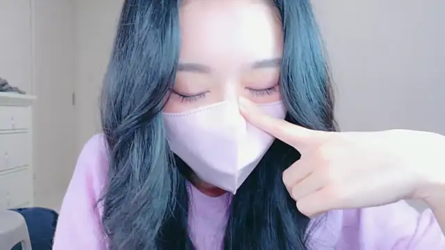 XXX chat uživo modela ramuchan_desu