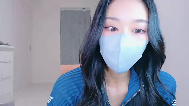 XXX chat uživo modela ramuchan_desu