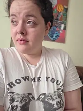 nuttiebuddy1 Live chatroom