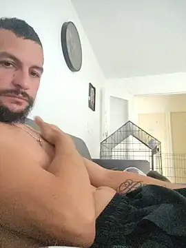 Lebarbu69020: διαδικτυακό σόου στην κάμερα