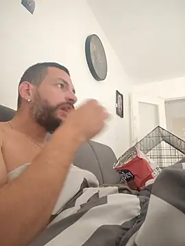 Lebarbu69020's Webcam Show