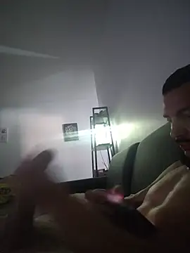 Lebarbu69020's Live XXX Chat